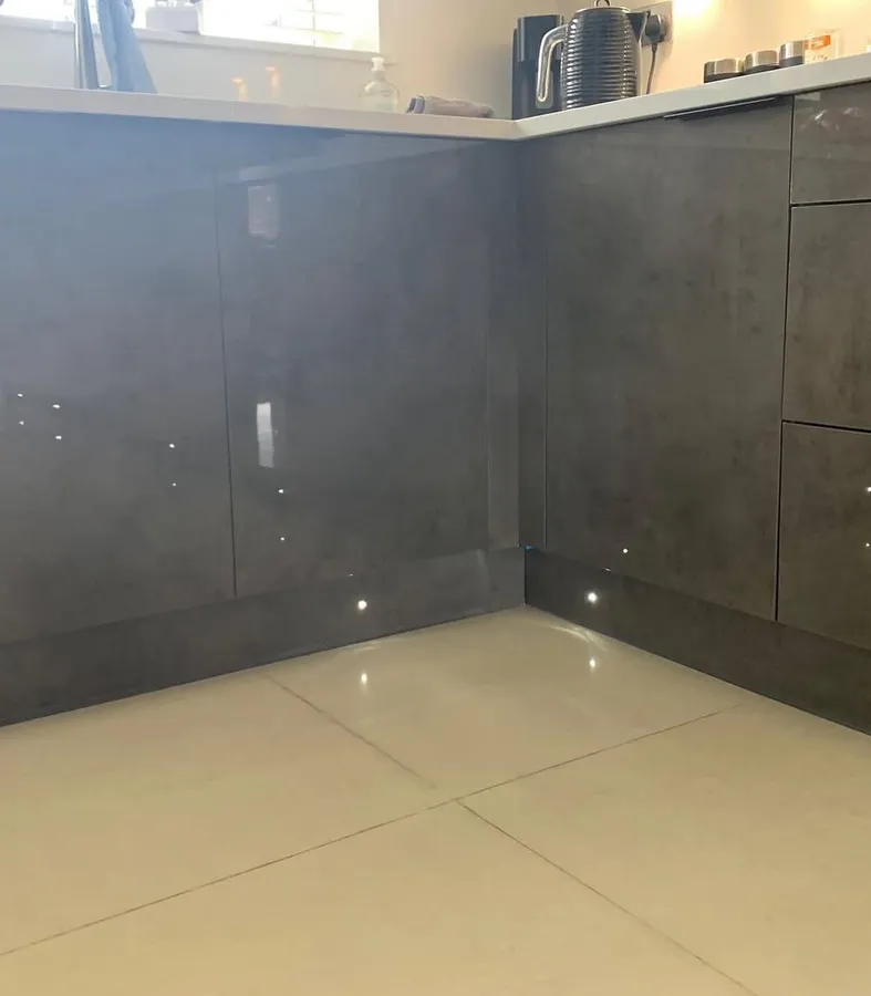 Under-cabinet and plinth lighting, photo 4