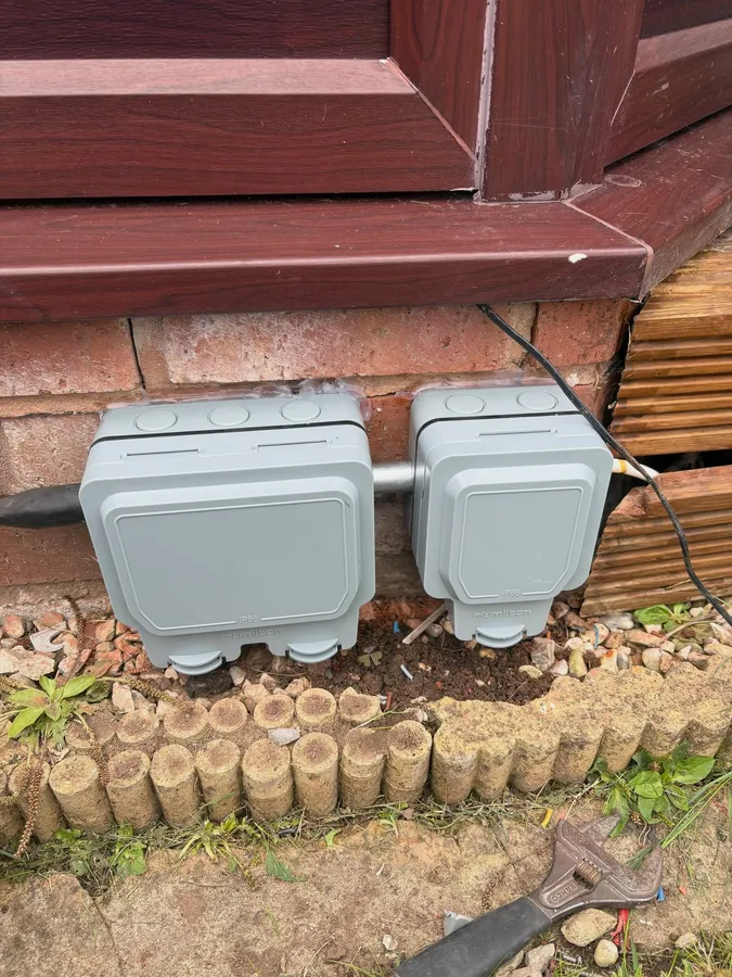 Garden sockets made safe, photo 3